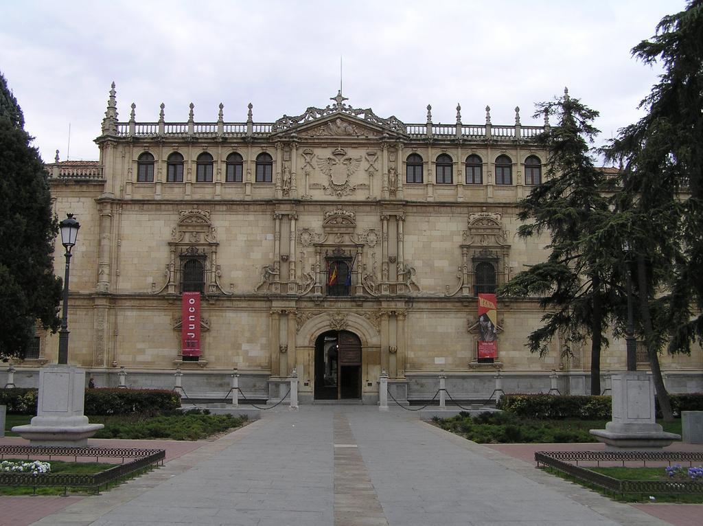 Hostal Jacinto Alcalá de Henares Extérieur photo